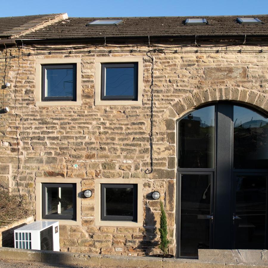 Unique Barn Conversion In Saddleworth Oldham Exterior foto